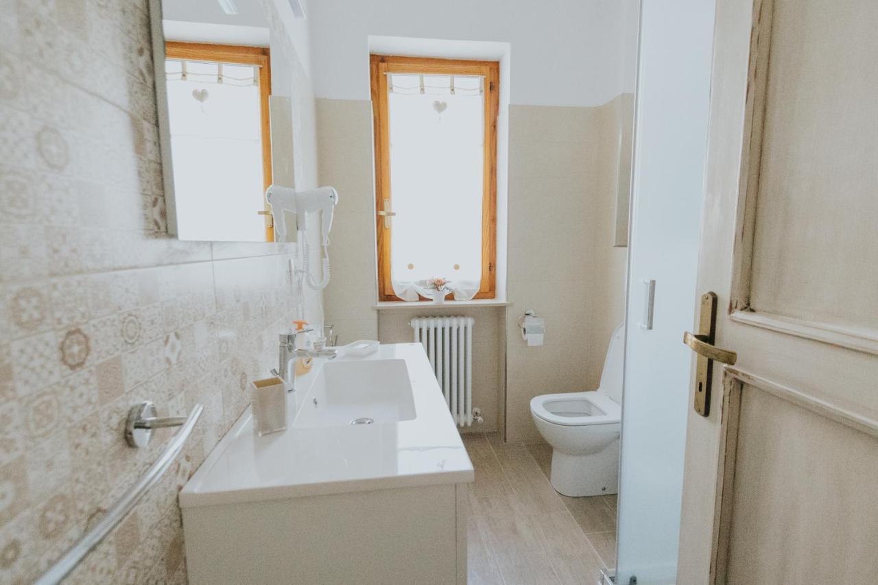La Tana Dei Tassi Bed & Breakfast อัสโกลีปิเชโน ภายนอก รูปภาพ