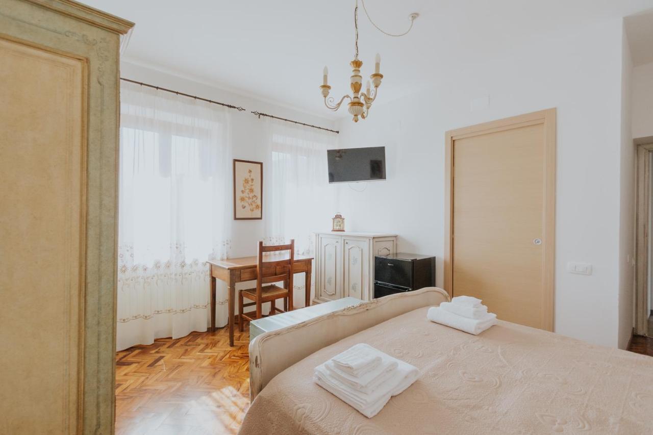 La Tana Dei Tassi Bed & Breakfast อัสโกลีปิเชโน ภายนอก รูปภาพ